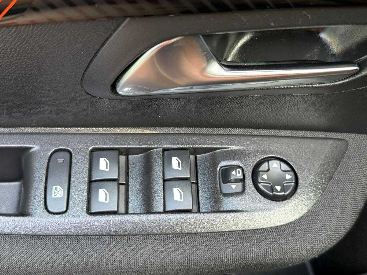 peugeot-208-2023-diesel-1499cc