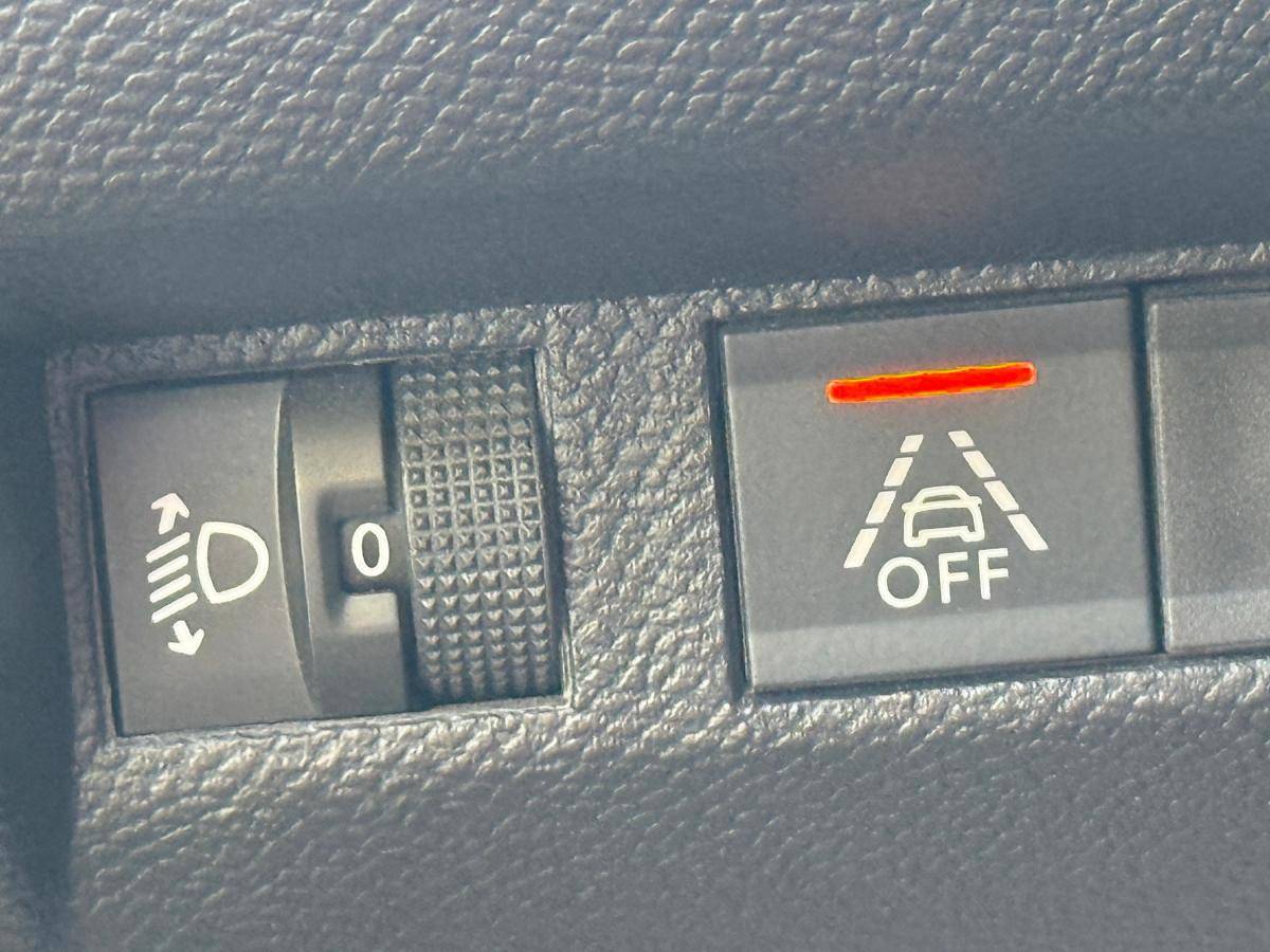 peugeot-208-2023-diesel-1499cc