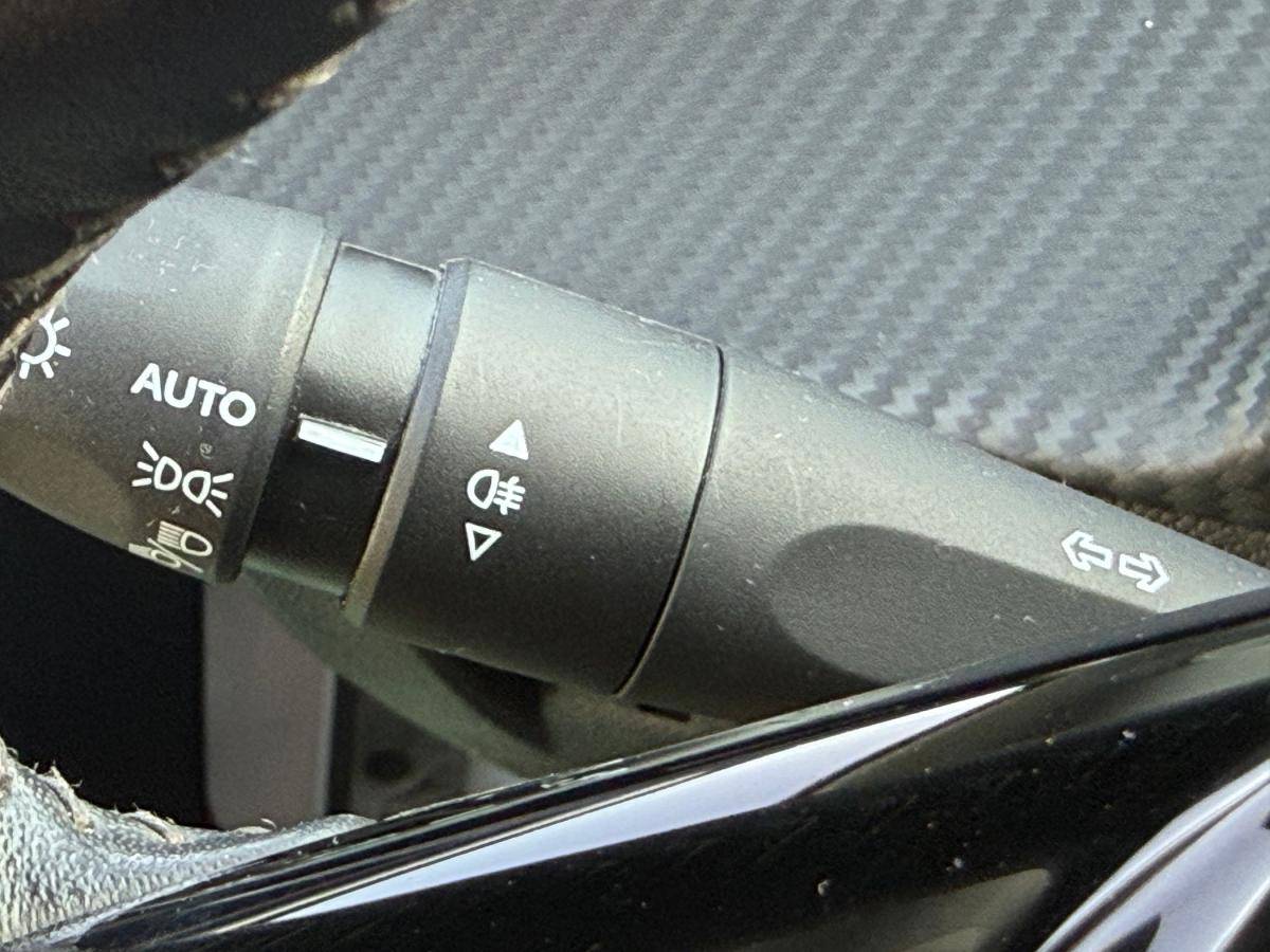 peugeot-208-2023-diesel-1499cc