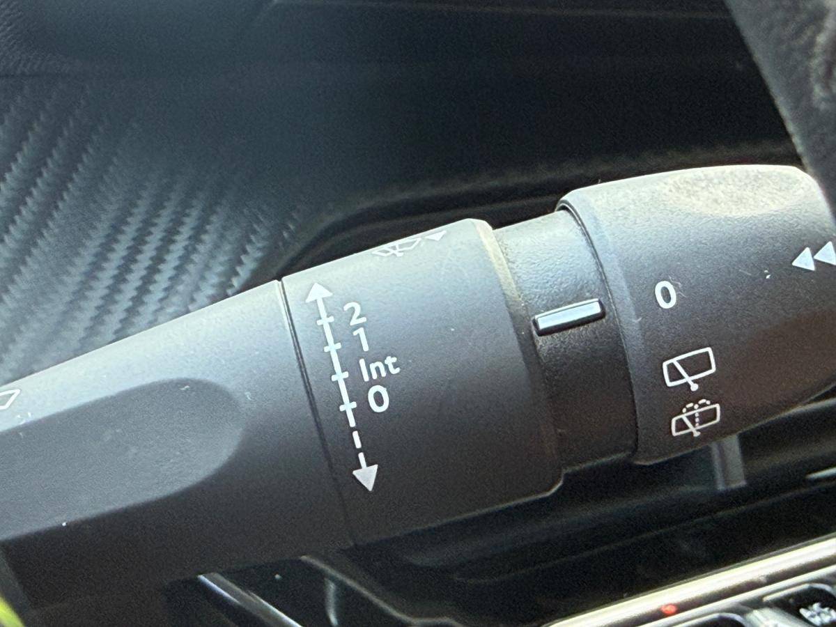 peugeot-208-2023-diesel-1499cc