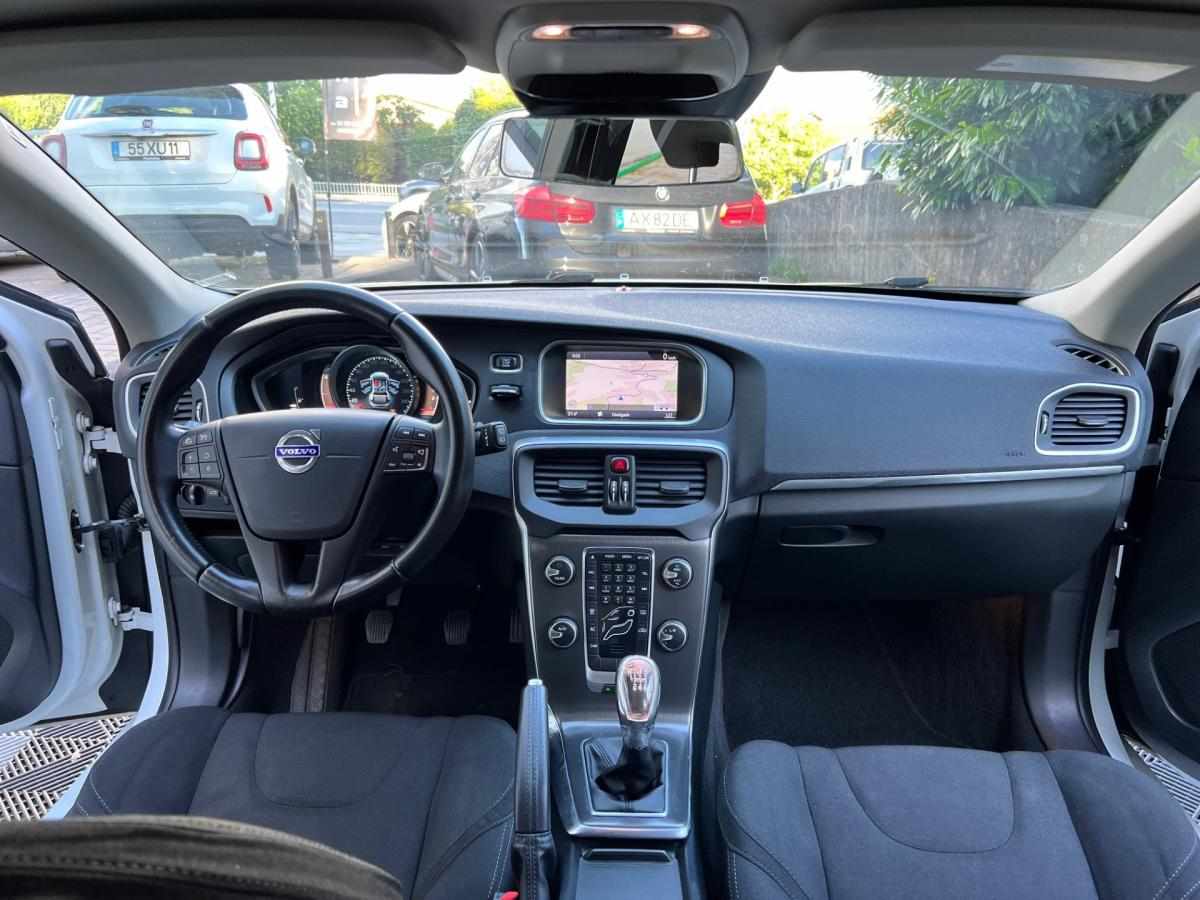 volvo-v40-d2-2013-diesel-1560cc