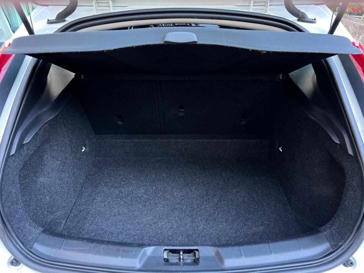 volvo-v40-d2-2013-diesel-1560cc