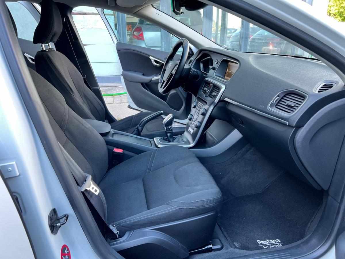 volvo-v40-d2-2013-diesel-1560cc