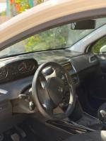 peugeot-2008-2016-gasolina-1199cc