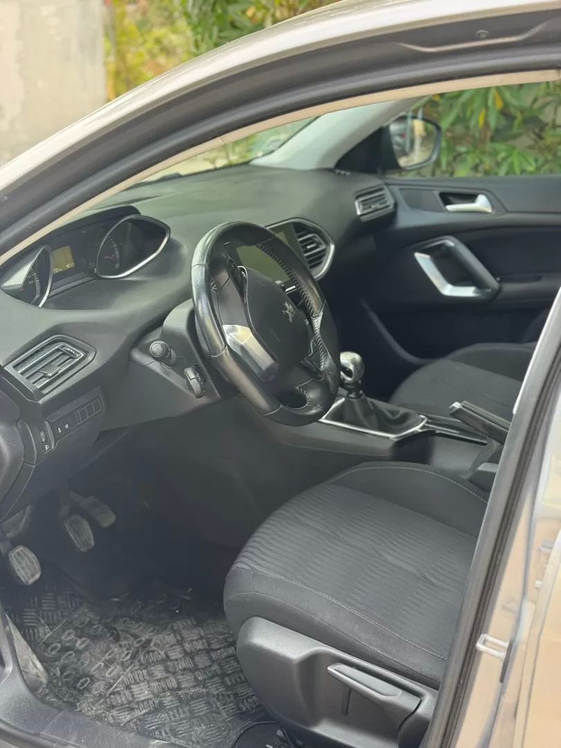peugeot-308-sw-2014-diesel-1560cc