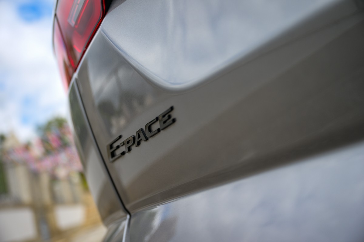 jaguar-e-pace-2023-hibrido-a-gasolina-1498cc