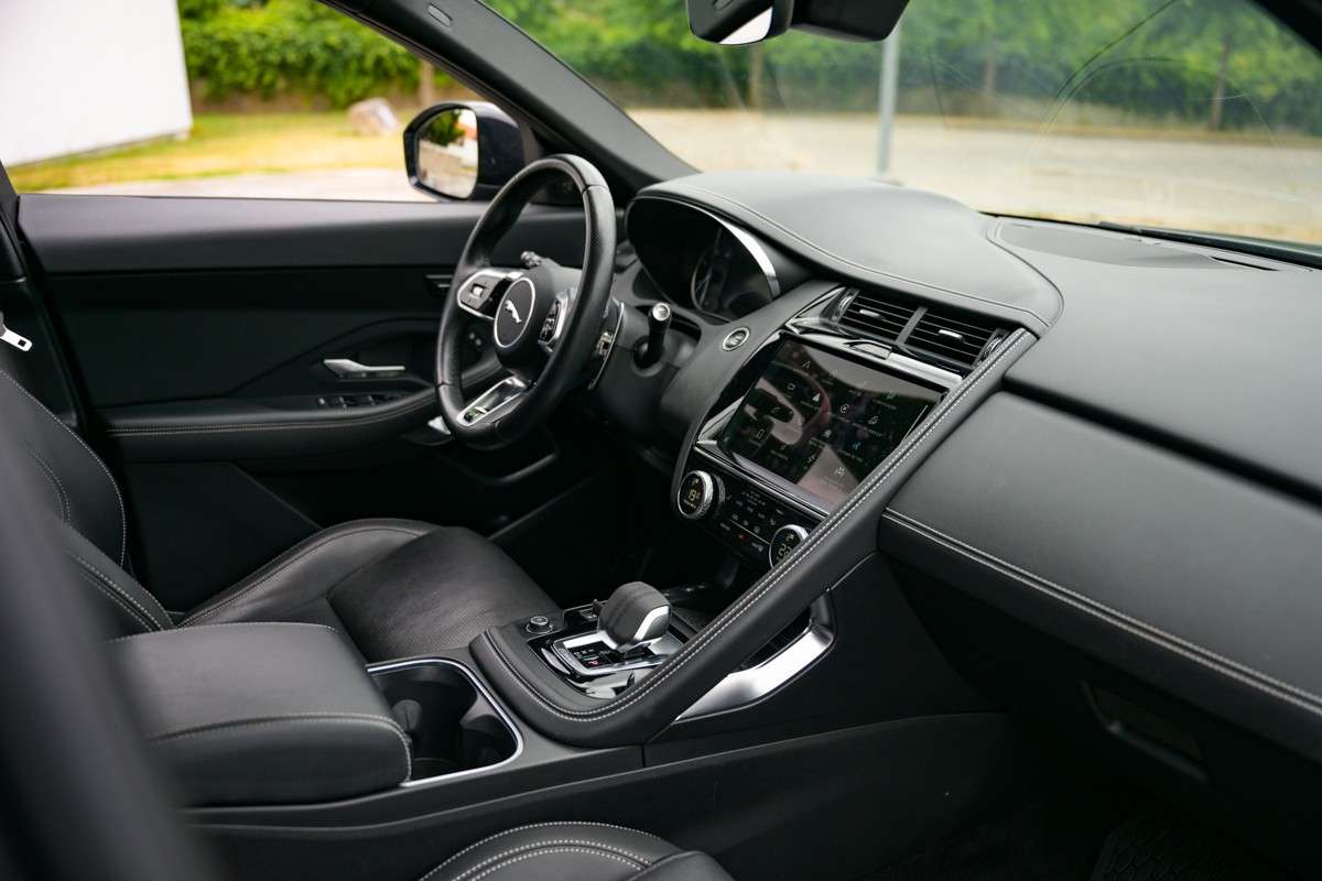 jaguar-e-pace-2023-hibrido-a-gasolina-1498cc
