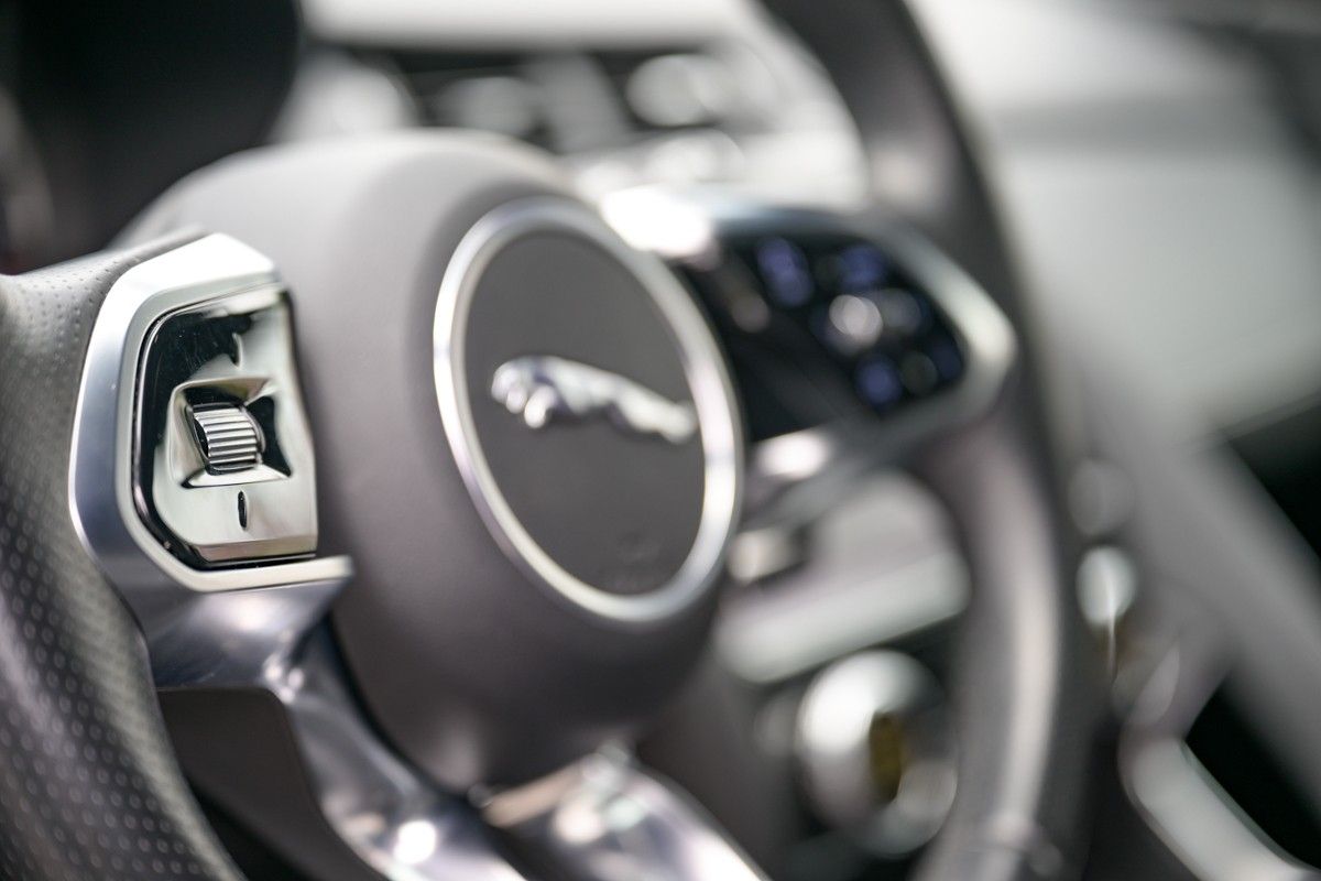 jaguar-e-pace-2023-hibrido-a-gasolina-1498cc