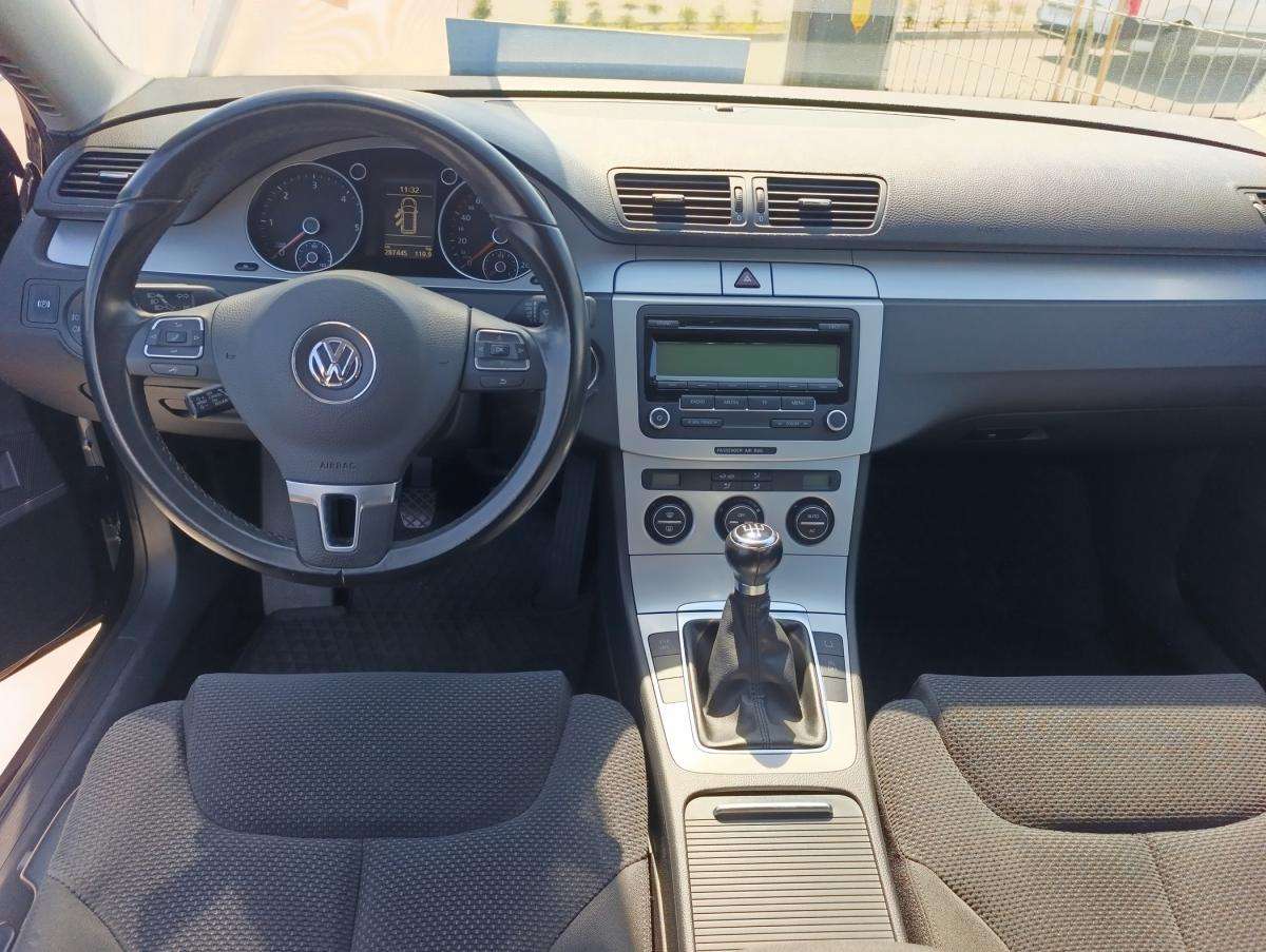 volkswagen-passat-variant-2009-diesel-1598cc