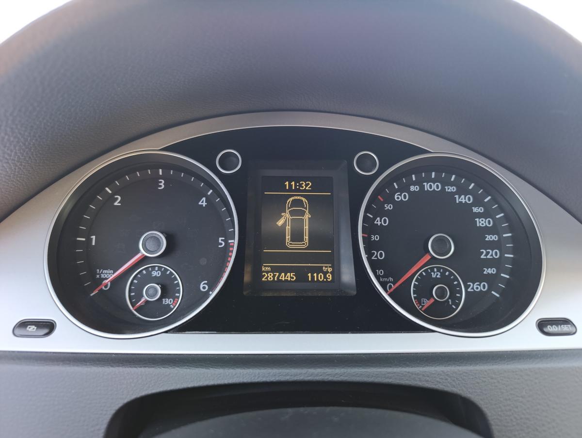 volkswagen-passat-variant-2009-diesel-1598cc