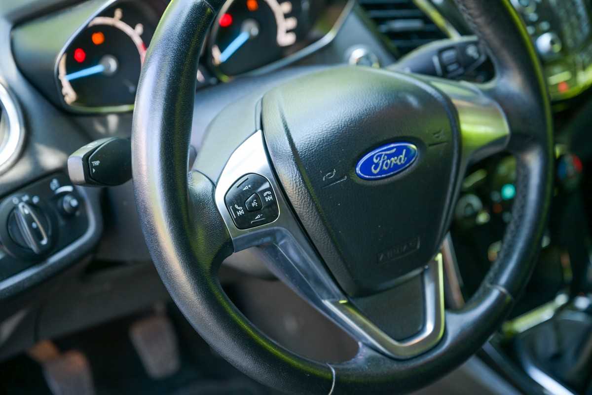 ford-fiesta-2015-gasolina-998cc