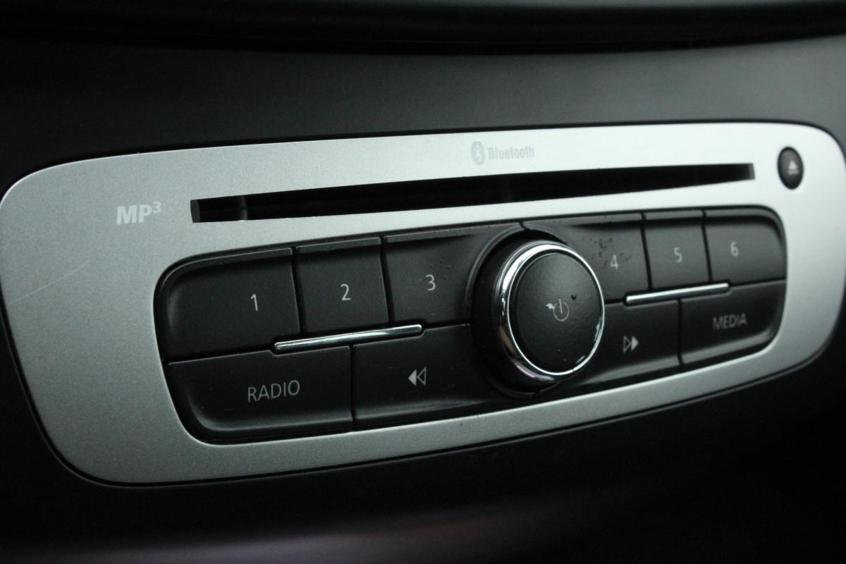 renault-laguna-2014-diesel-1995cc