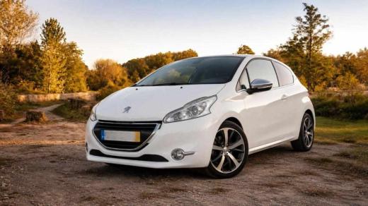 peugeot-208-1-6-e-hdi-2014-diesel-1560cc