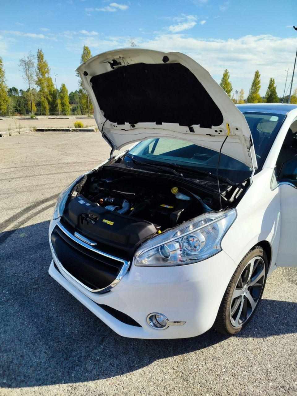 peugeot-208-1-6-e-hdi-2014-diesel-1560cc