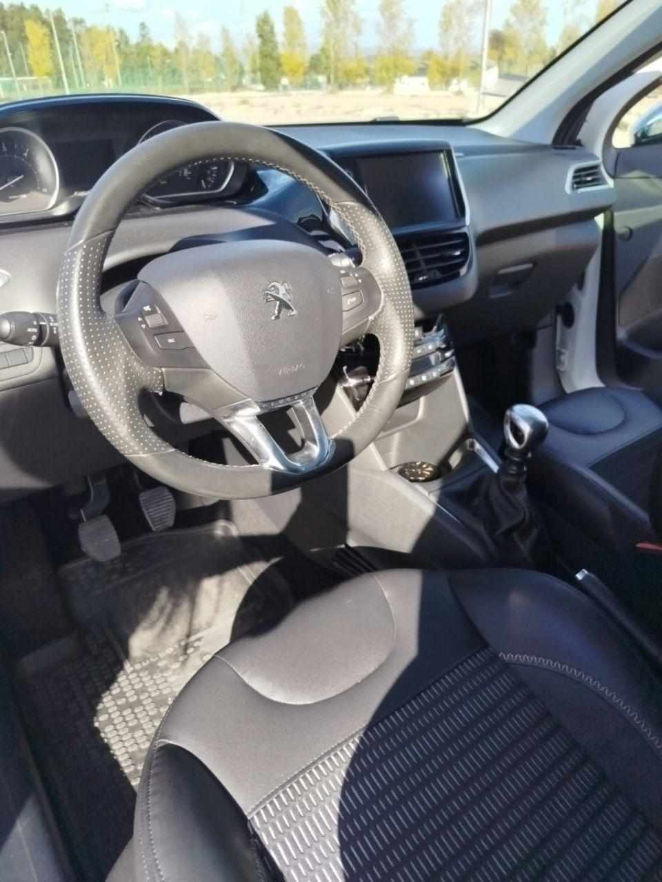 peugeot-208-1-6-e-hdi-2014-diesel-1560cc