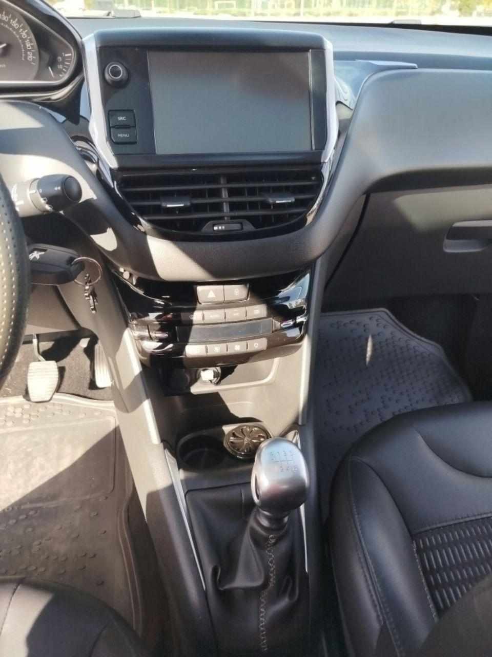 peugeot-208-1-6-e-hdi-2014-diesel-1560cc