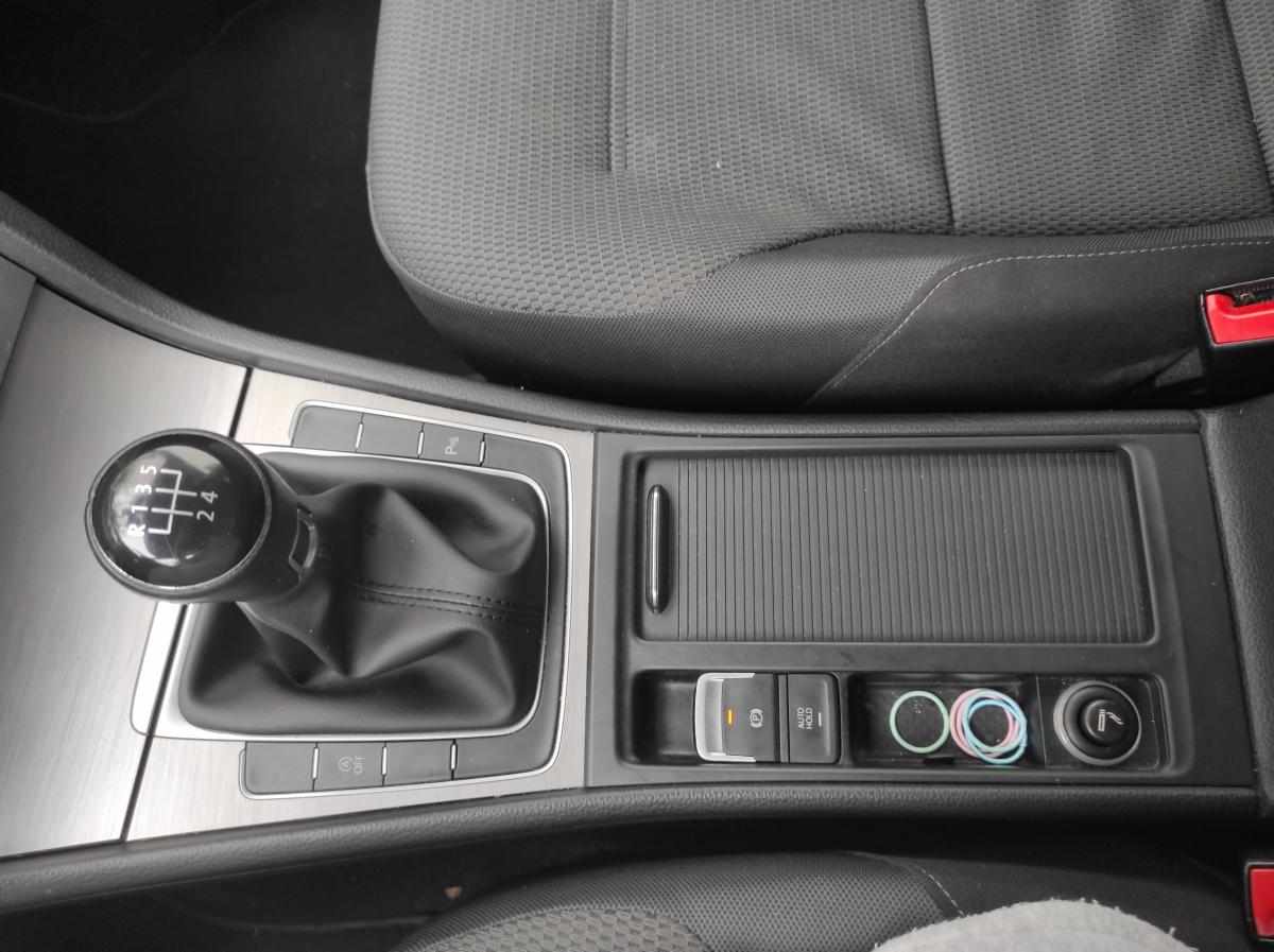 volkswagen-golf-variant-1-6-tdi-conf-2014-diesel-1598cc