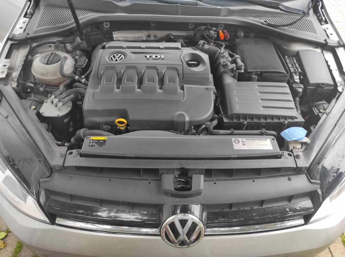 volkswagen-golf-variant-1-6-tdi-conf-2014-diesel-1598cc