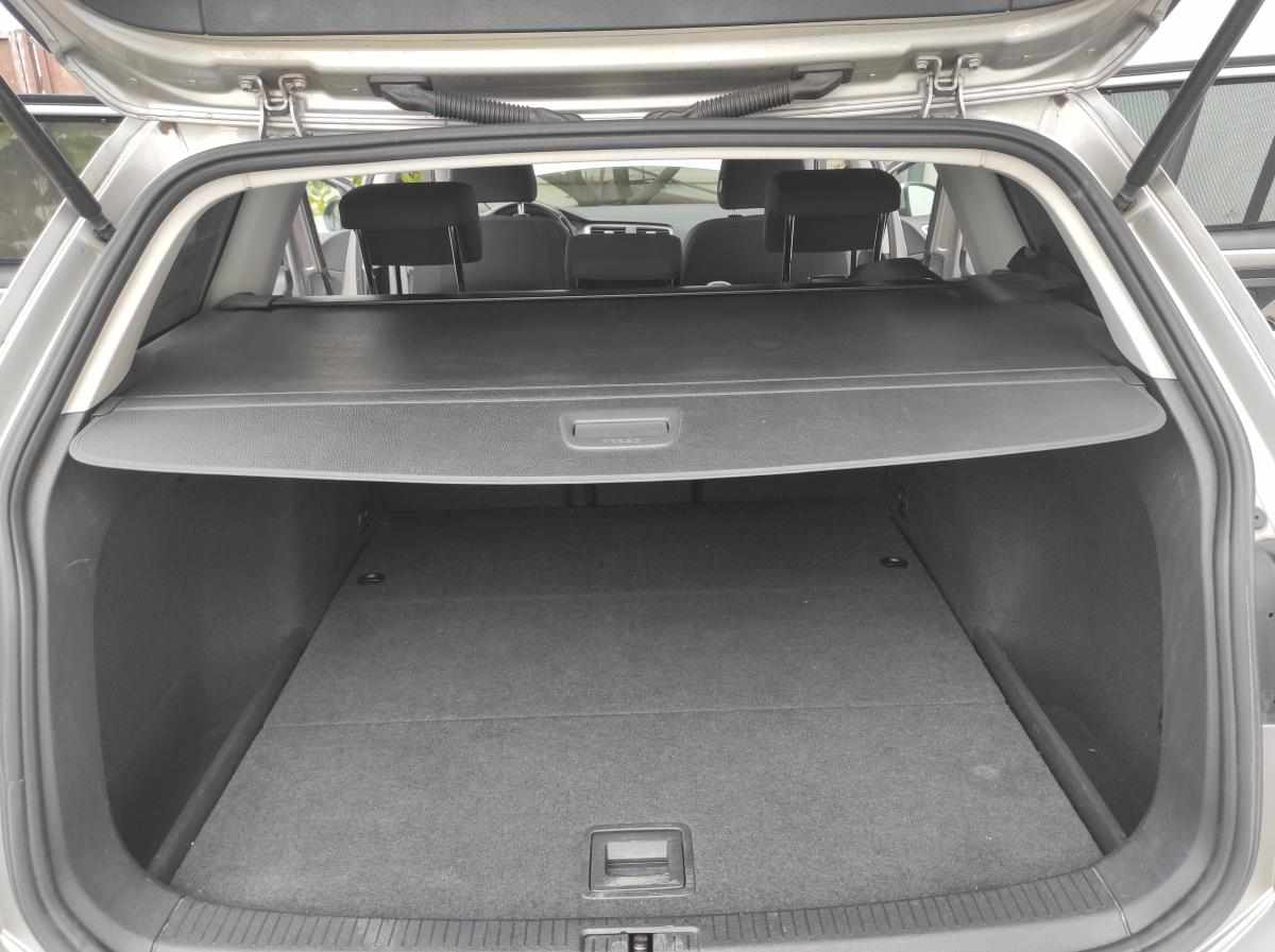 volkswagen-golf-variant-1-6-tdi-conf-2014-diesel-1598cc