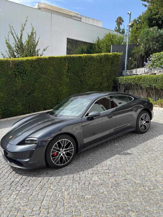 porsche-taycan-4s-2020-eletrico