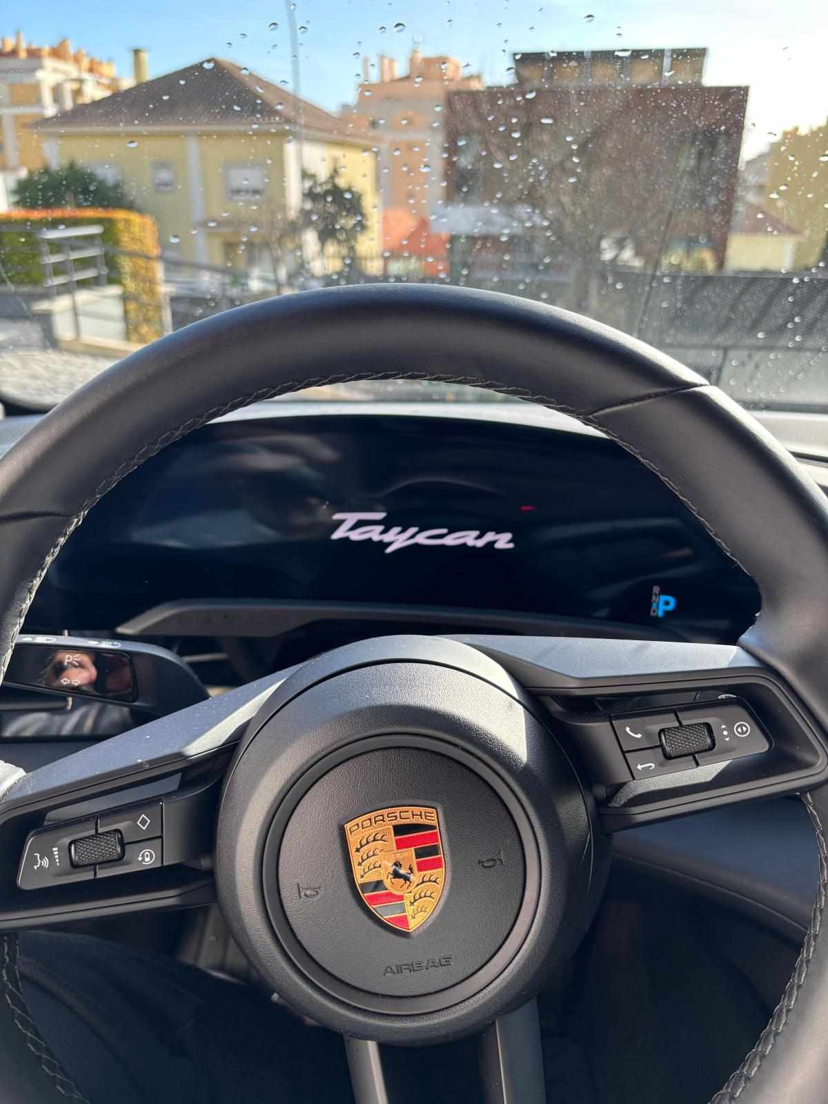 porsche-taycan-4s-2020-eletrico