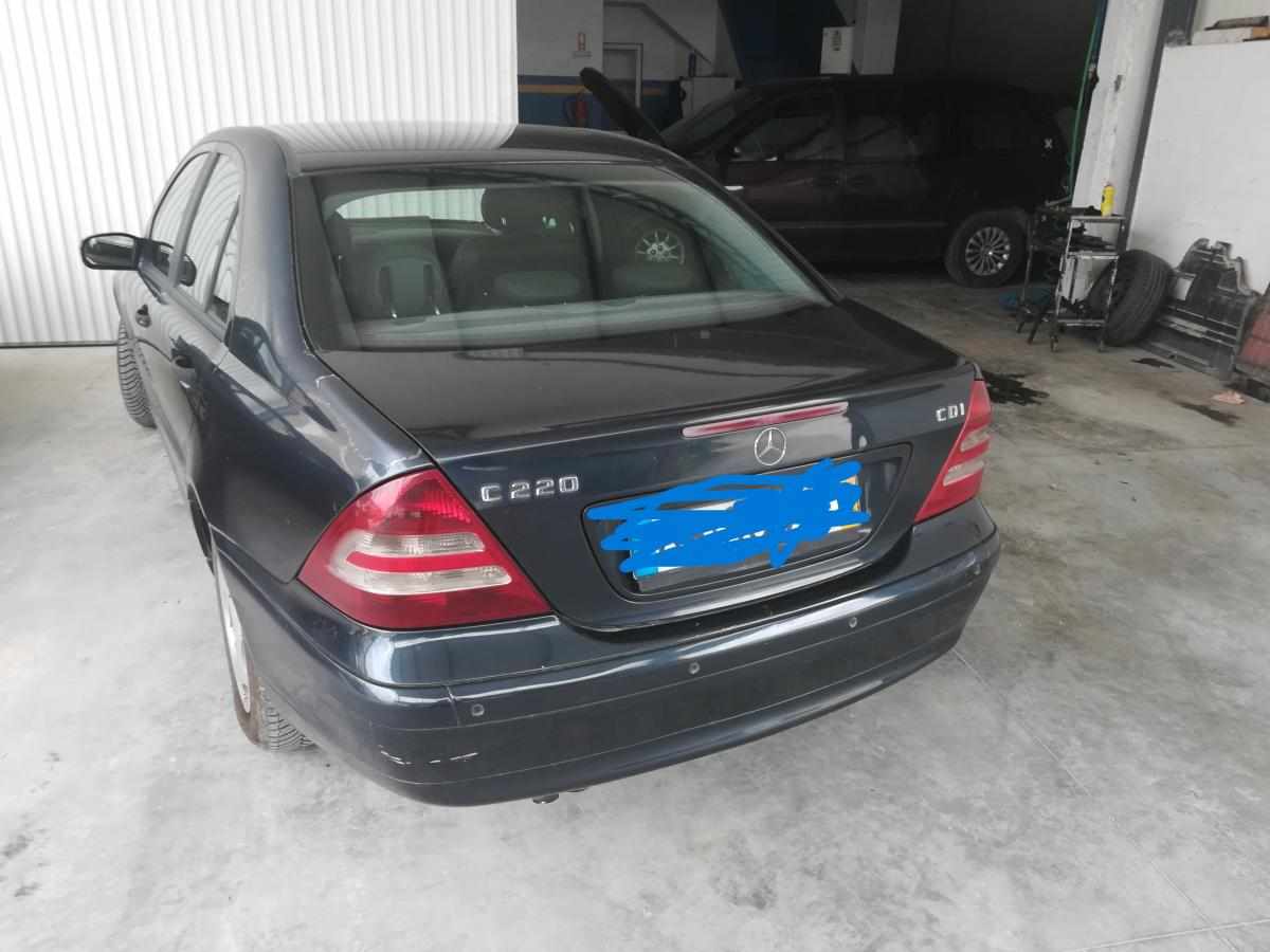 mercedes-benz-classe-c-c-220-cdi-2-1-2004-diesel-2148cc