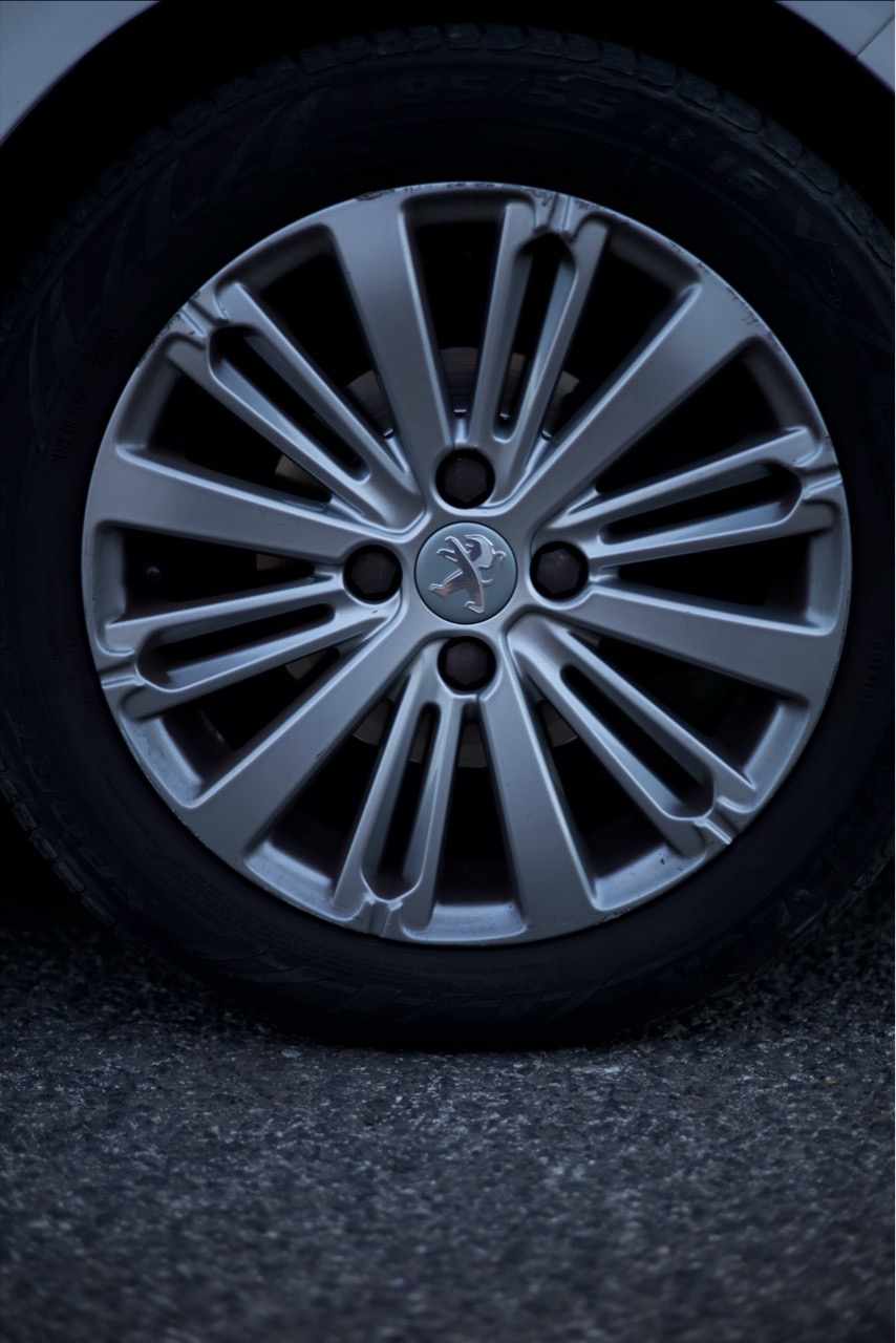 peugeot-208-1-6-bluehdi-2016-diesel-1560cc