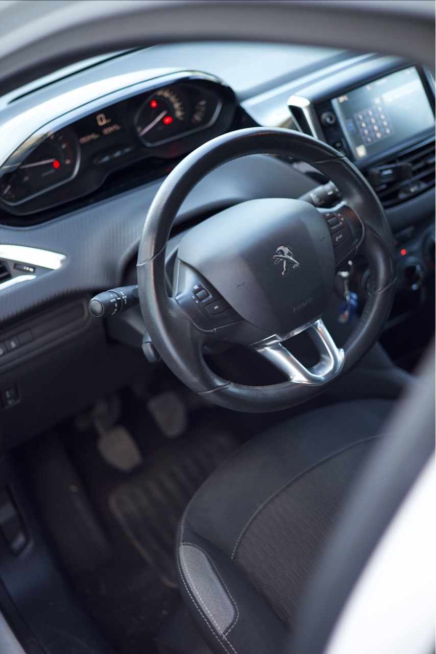 peugeot-208-1-6-bluehdi-2016-diesel-1560cc