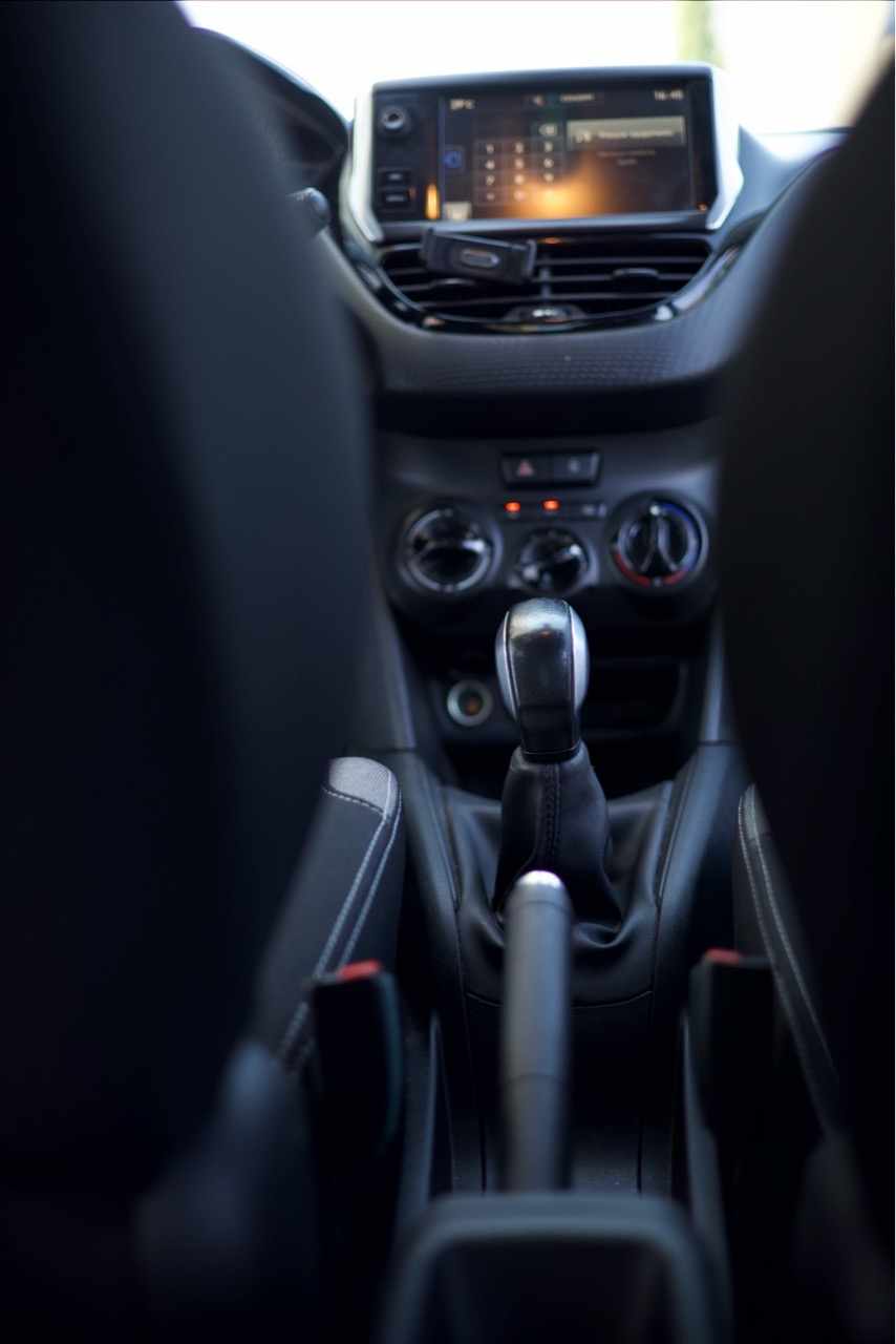 peugeot-208-1-6-bluehdi-2016-diesel-1560cc