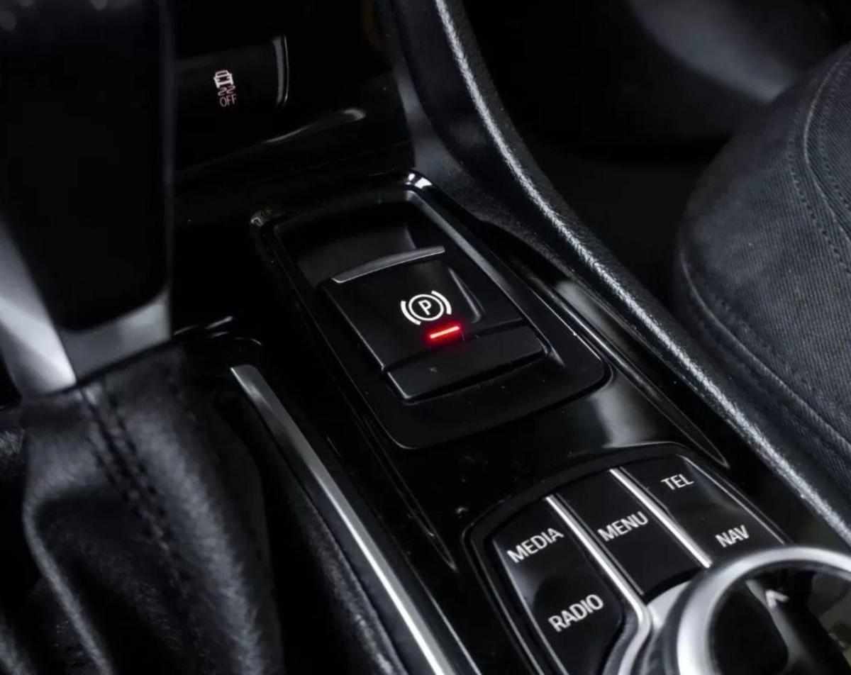 bmw-serie-2-216d-2017-diesel-1496cc