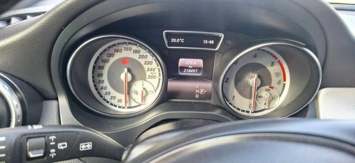 mercedes-benz-gla-200-cdi-2016-diesel-2143cc