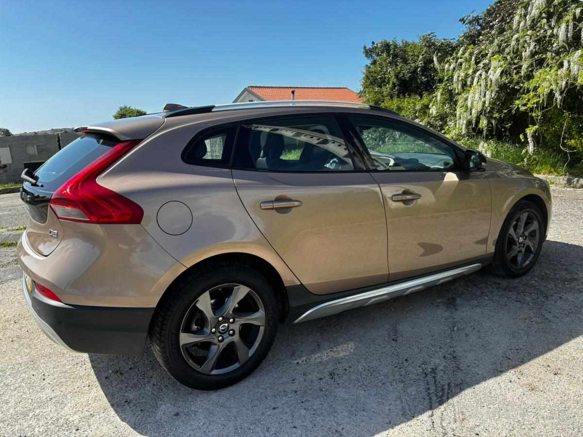 volvo-v40-1-6-d2-2014-diesel-1560cc