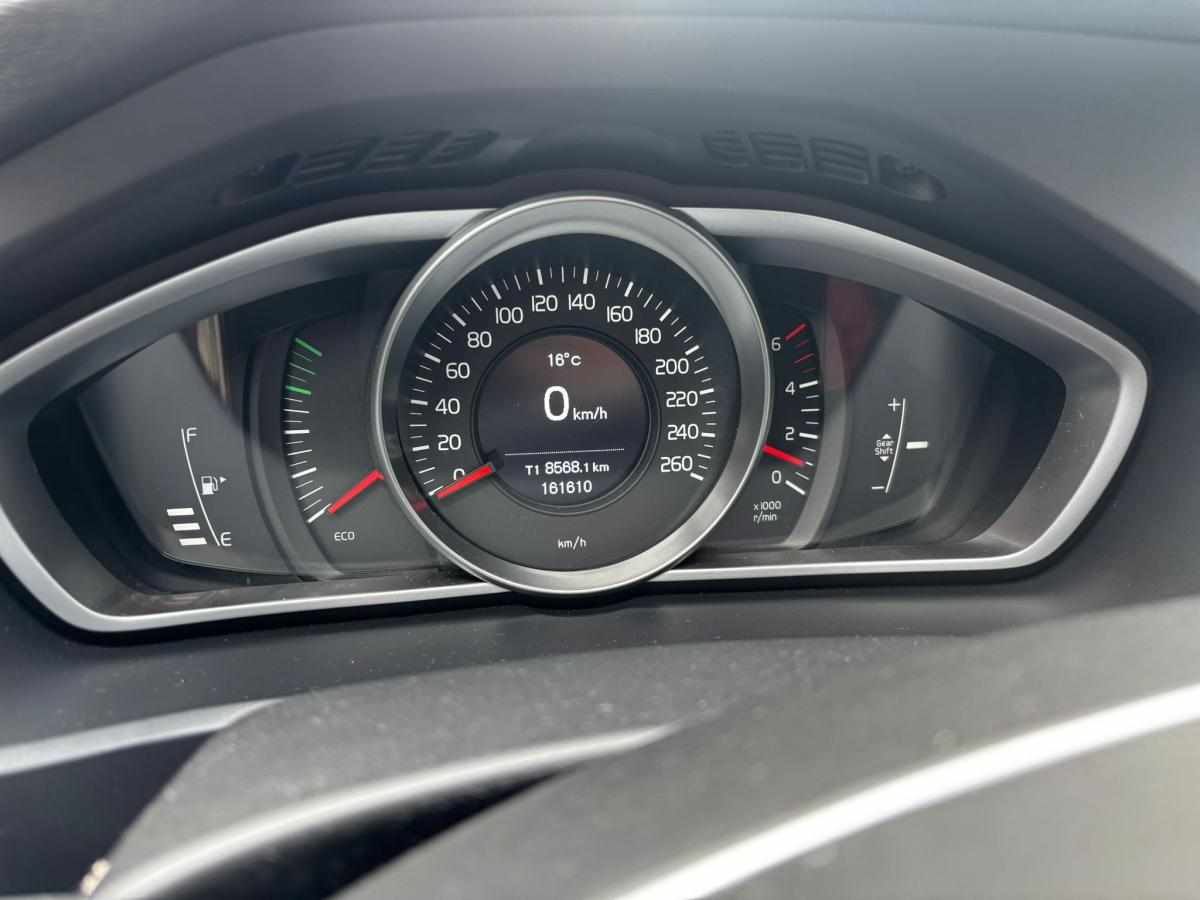 volvo-v40-1-6-d2-2014-diesel-1560cc