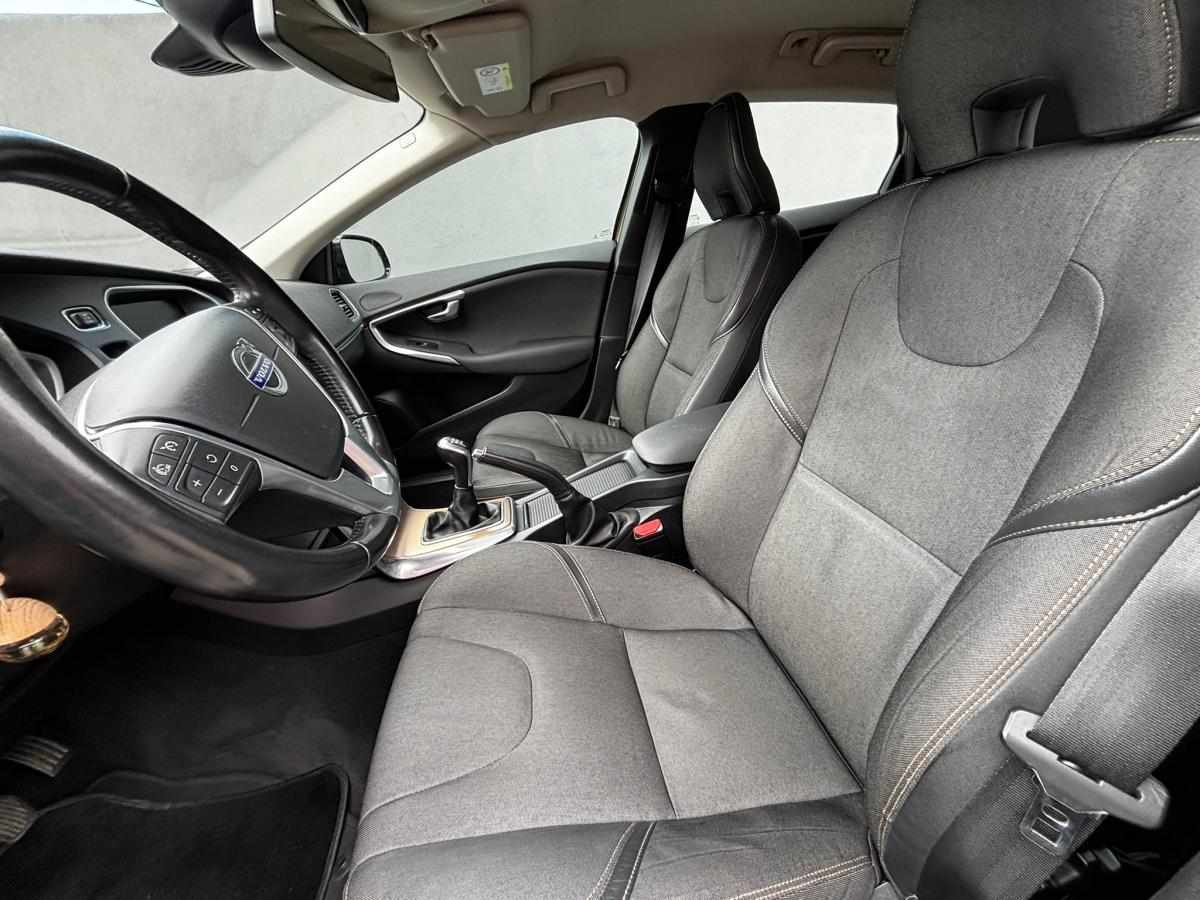 volvo-v40-1-6-d2-2014-diesel-1560cc