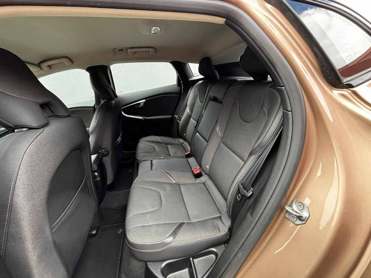 volvo-v40-1-6-d2-2014-diesel-1560cc