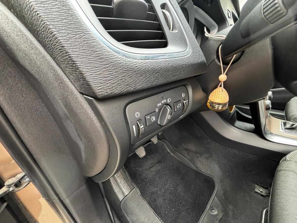 volvo-v40-1-6-d2-2014-diesel-1560cc