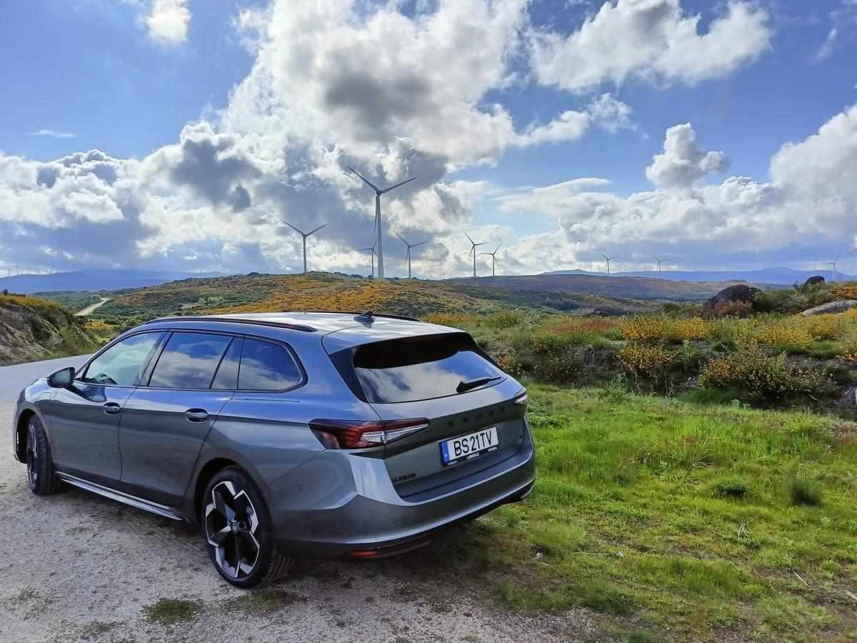 skoda-superb-iv-1-5-tsi-plug-in-hybrid-2025-gasolina-1498cc