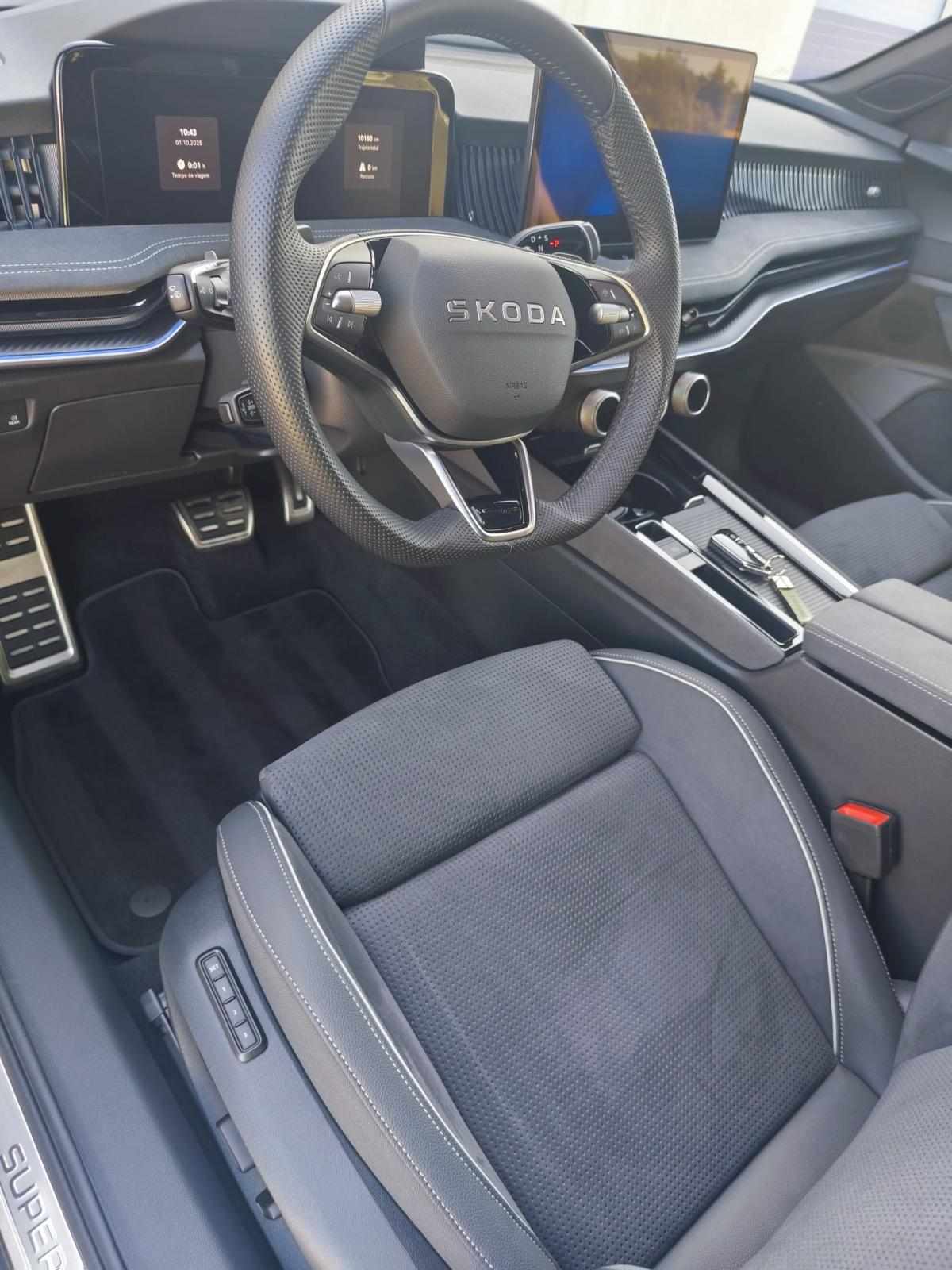 skoda-superb-iv-1-5-tsi-plug-in-hybrid-2025-gasolina-1498cc