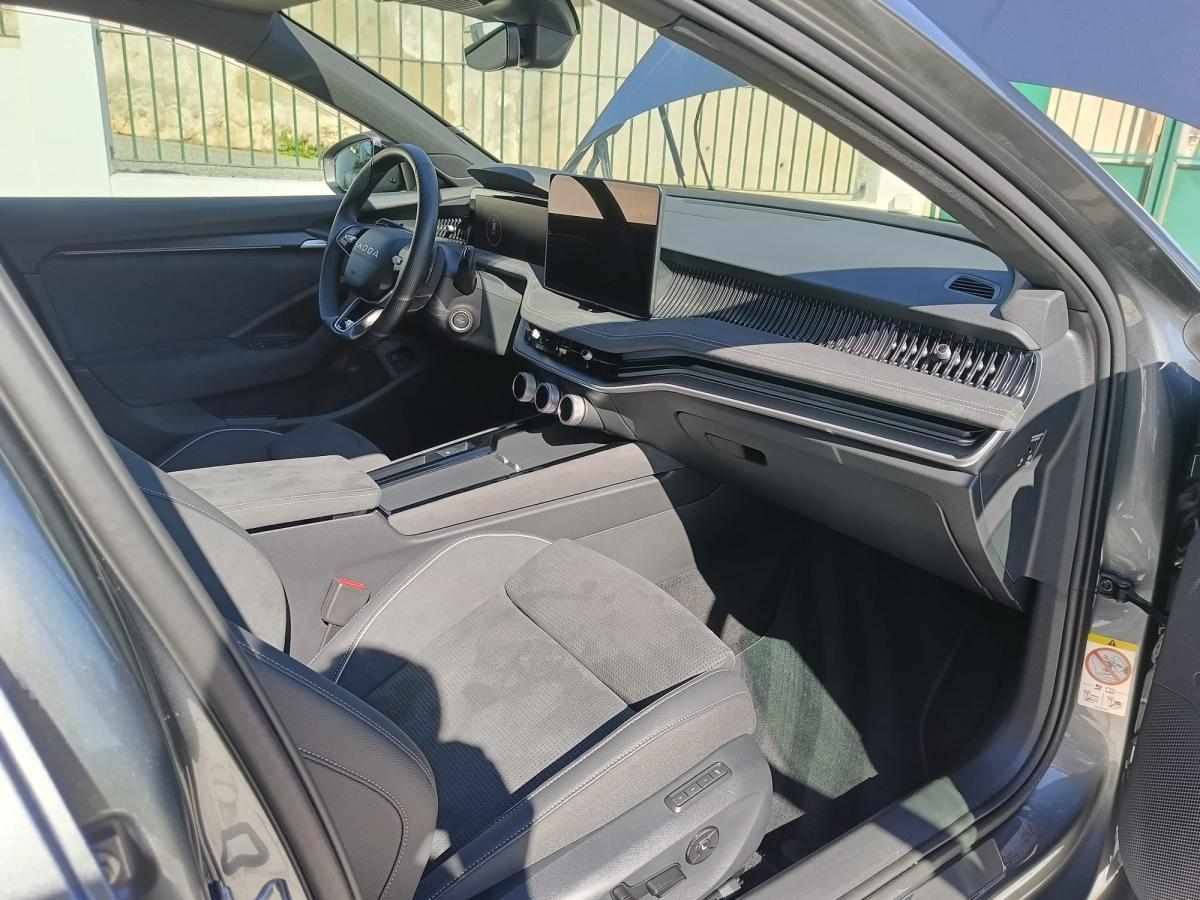 skoda-superb-iv-1-5-tsi-plug-in-hybrid-2025-gasolina-1498cc