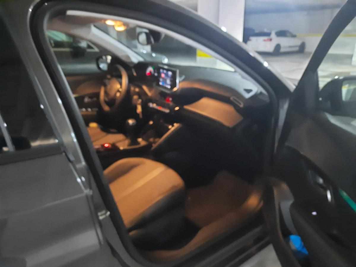 peugeot-208-1-2-puretech-2023-gasolina-1199cc