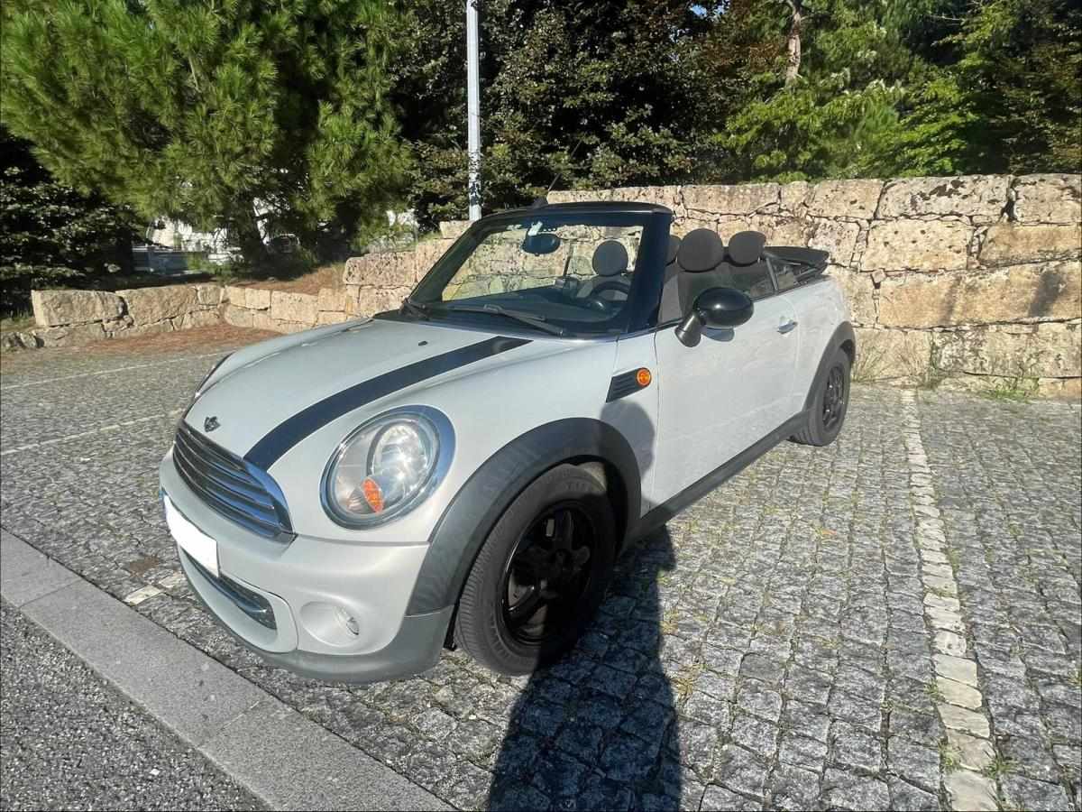 mini-cabrio-d-2-0-2011-diesel-1598cc