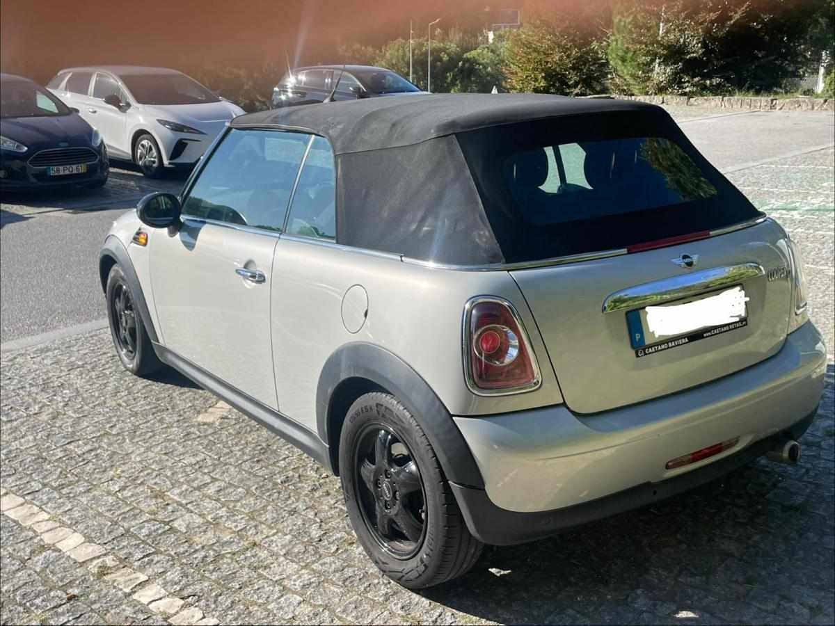 mini-cabrio-d-2-0-2011-diesel-1598cc