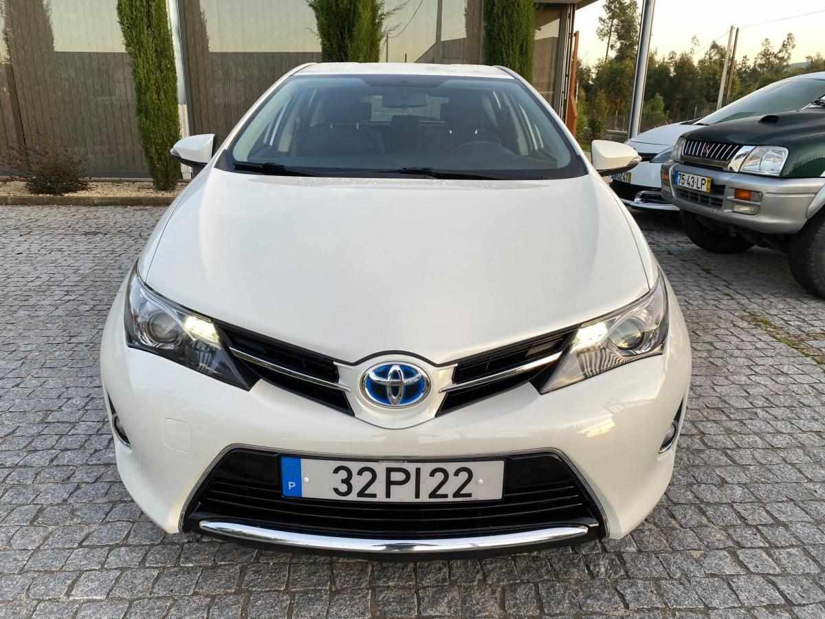 toyota-auris-1-8hsd-2014-hibrido-1800cc