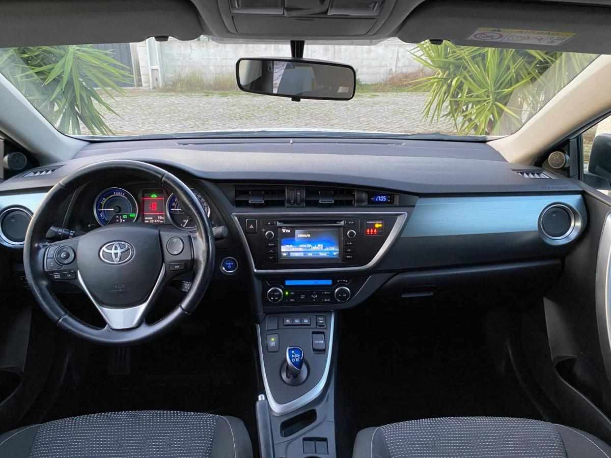 toyota-auris-1-8hsd-2014-hibrido-1800cc
