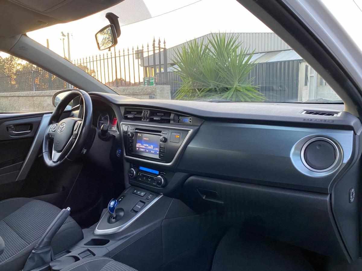 toyota-auris-1-8hsd-2014-hibrido-1800cc
