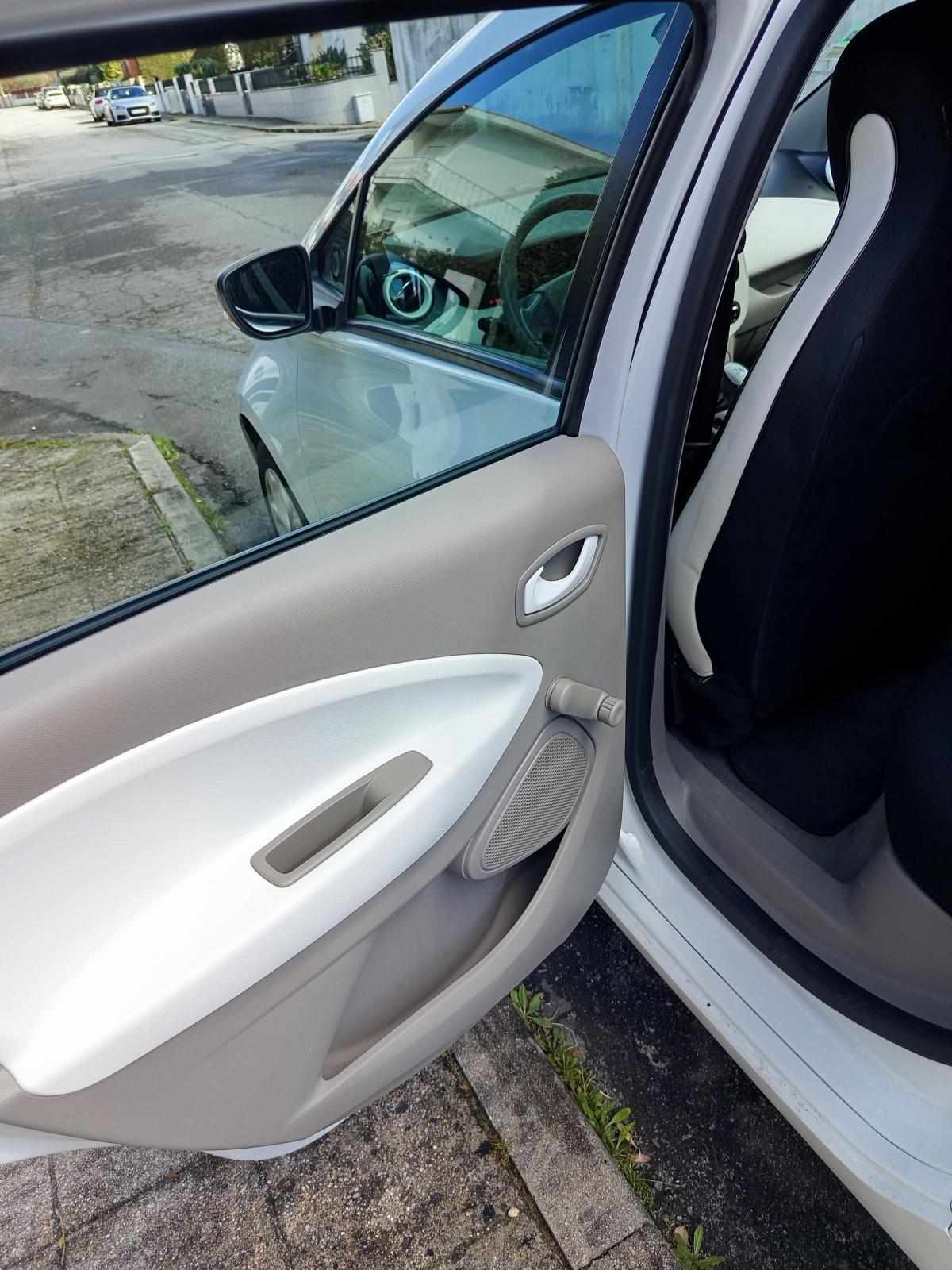renault-zoe-r90-41-kwh-2019-eletrico