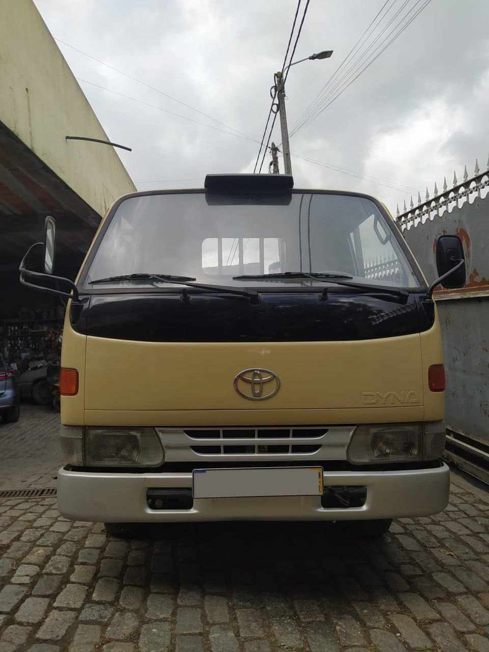 toyota-dyna-3-0-88cv-1999-diesel-2986cc