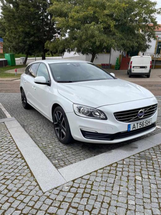 volvo-v60-d3-2-0-2018-diesel-1969cc