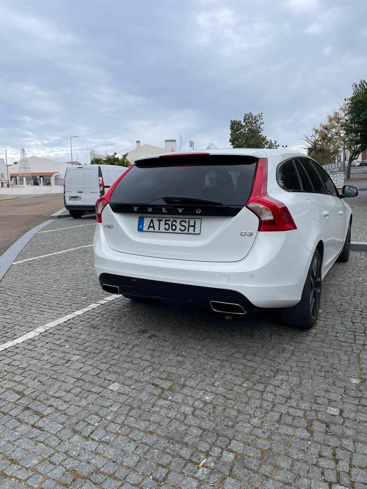 volvo-v60-d3-2-0-2018-diesel-1969cc