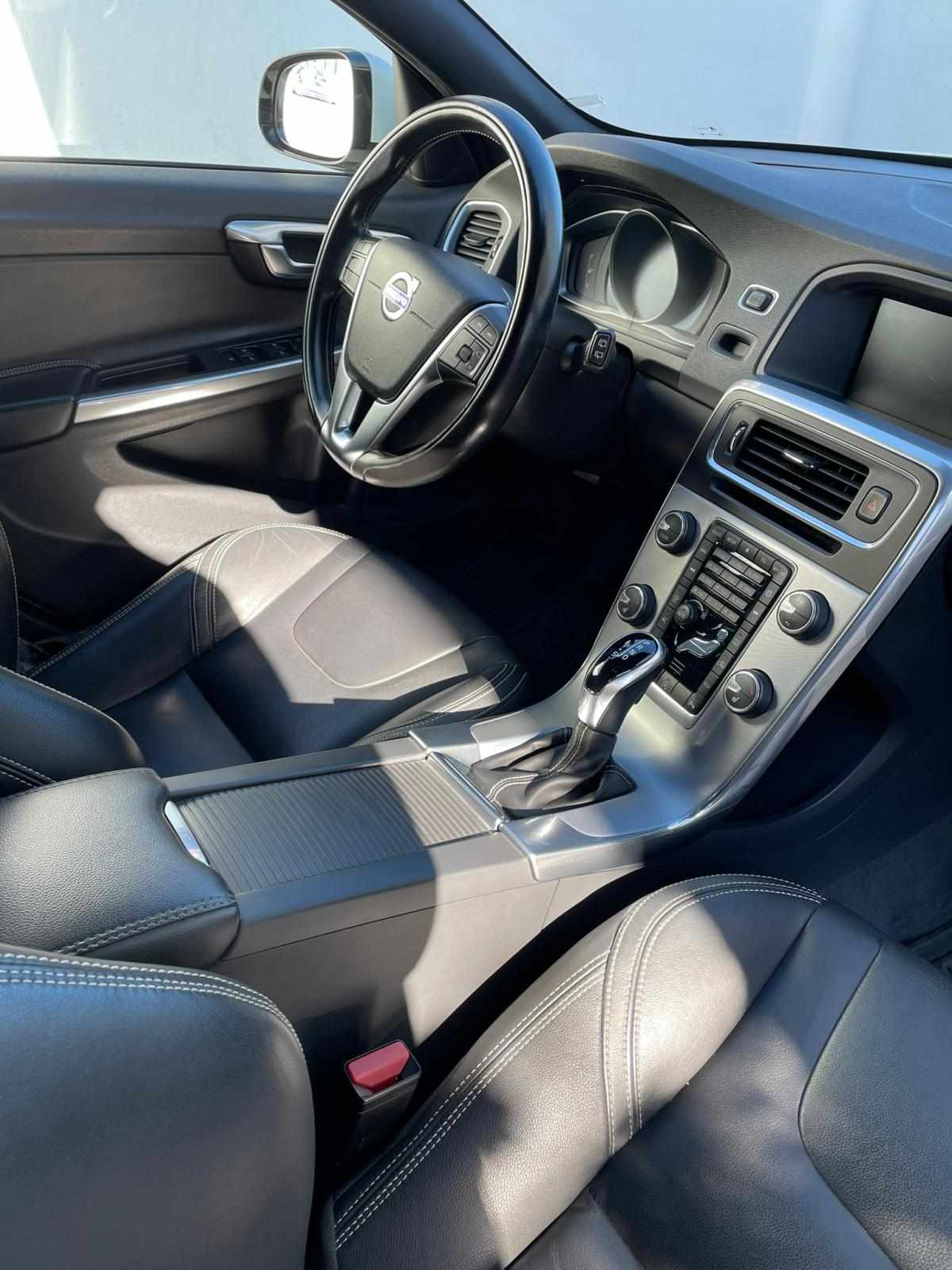 volvo-v60-d3-2-0-2018-diesel-1969cc